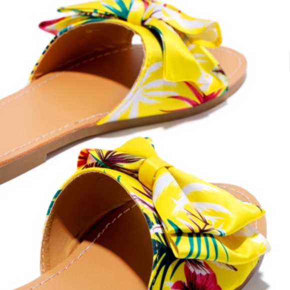 Summer Floral Slides- Yellow - Picture 3 of 6